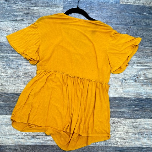 My favorite maternity top of all time. So flattering and cute. Love the color - Picture 2 of 2